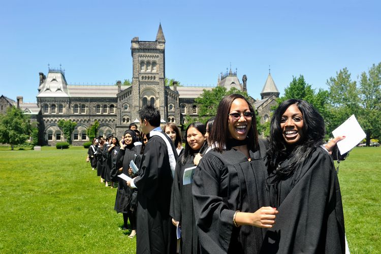 Beasiswa Lester B. Pearson di University of Toronto untuk S1: Peluang Kuliah Gratis di Kanada