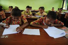 Reformasi Pendidikan Papua 2025: Upaya Pemerataan & Karakter Anak Negeri
